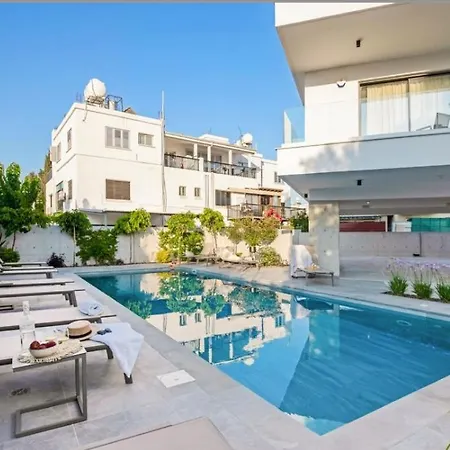 Aparthotel Olive Shared Pool