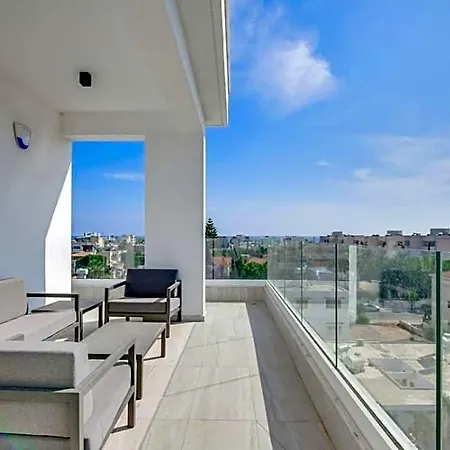 Olive Shared Pool 4* Пафос