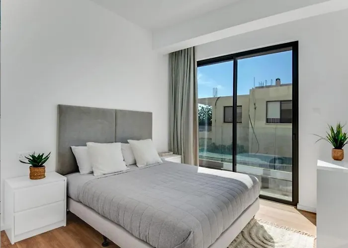 Olive Shared Pool Apartmanhotel